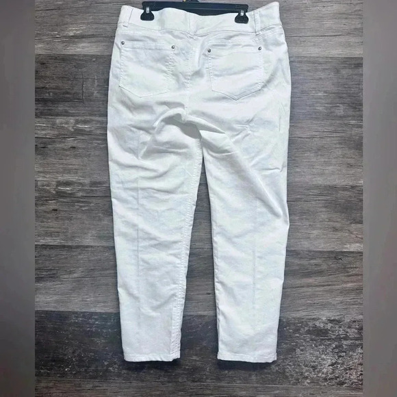 Brina & Em White Ankle & Cropped Pants Soft Textured Fabric Womens 16P - Picture 2 of 4